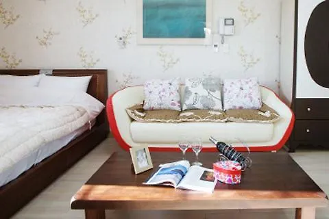 بيت للعطل Lapaloma Pension جيجو